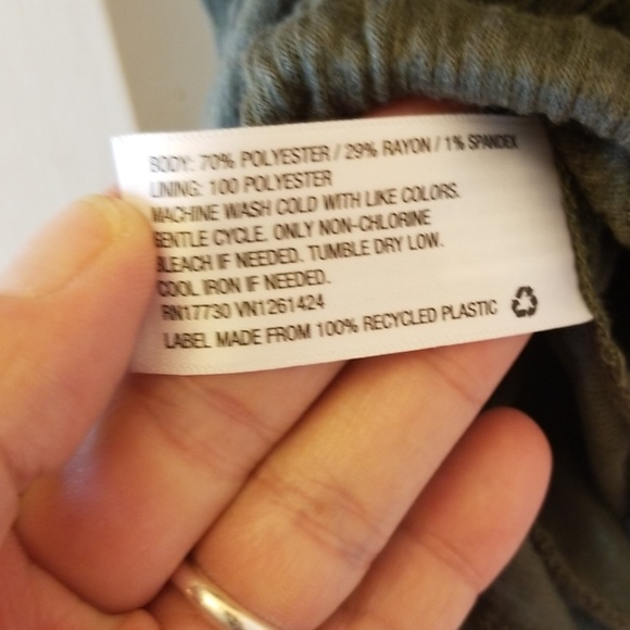 Universal Threads Romper Olive - Picture 4 of 6